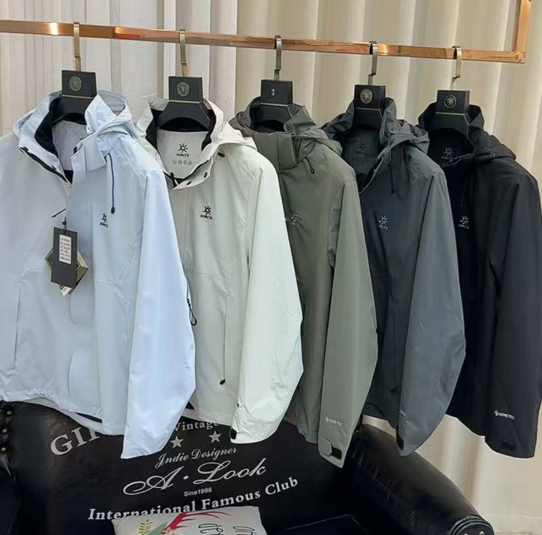 男女情侣款户外运动秋季连帽拉链软壳冲锋衣