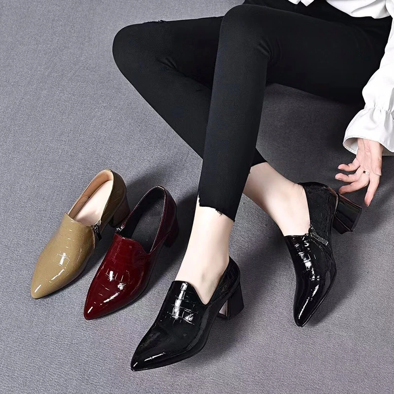 漆皮女鞋2025年秋季新款真皮深口单鞋女粗跟软皮工作鞋尖头高跟鞋
