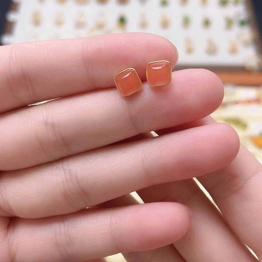 呵***呵南红玛瑙银S925镶嵌耳饰