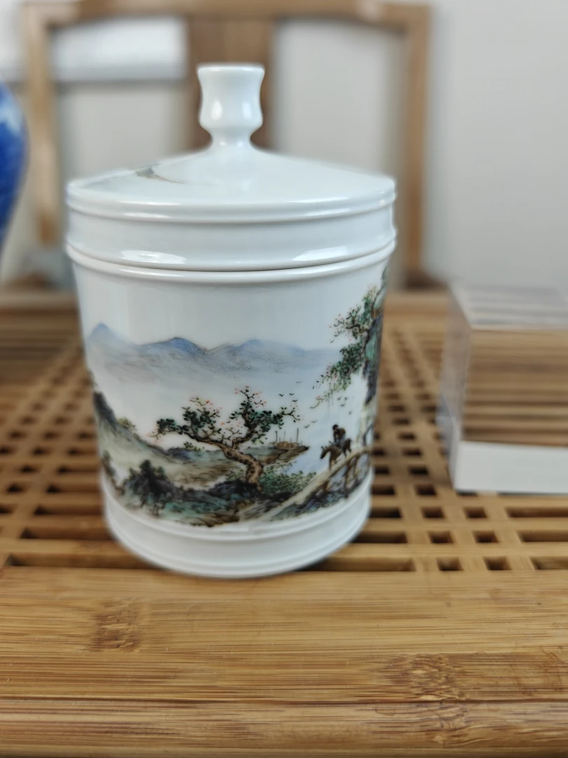 粉彩手工山水茶叶罐