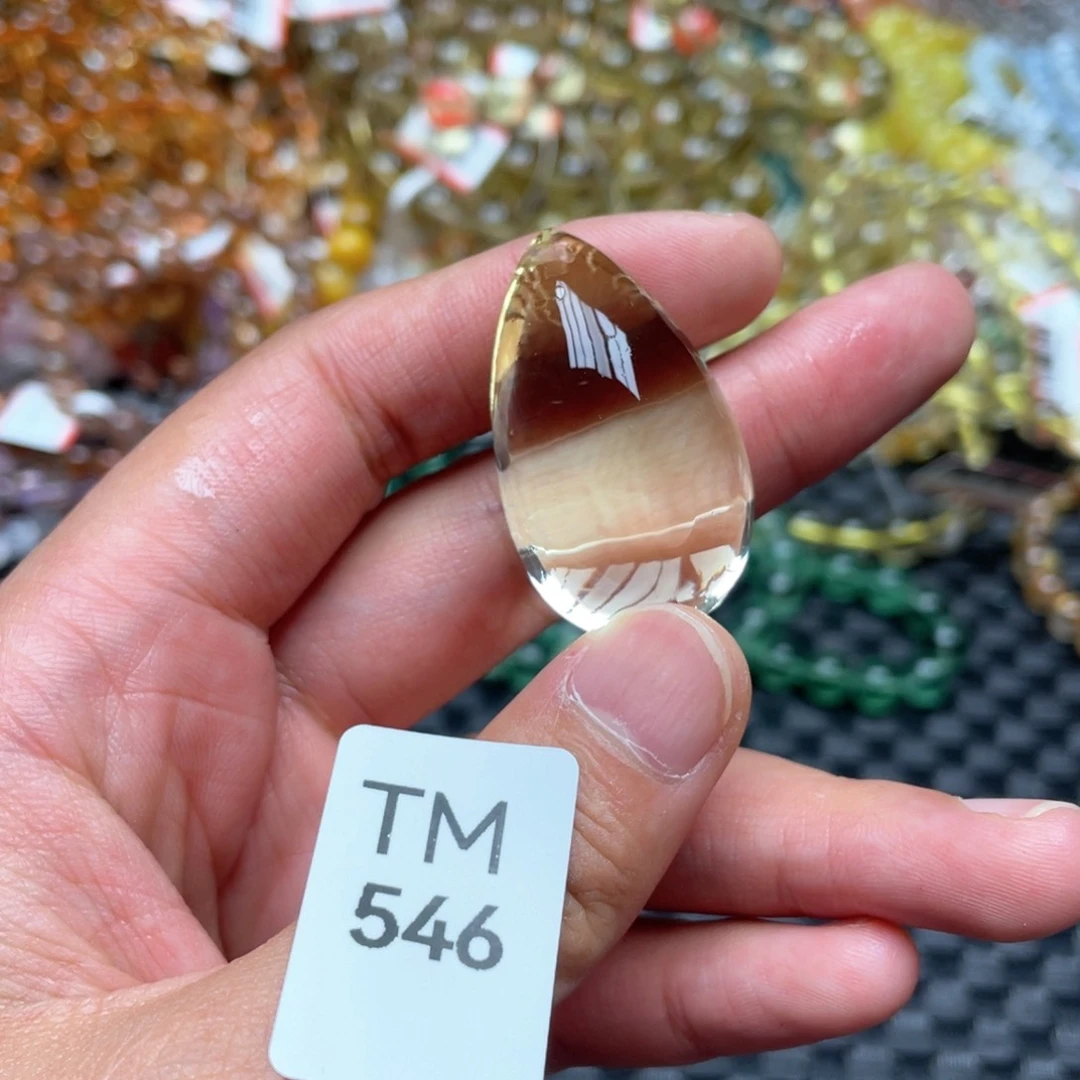 水晶多样性发一只未镶嵌