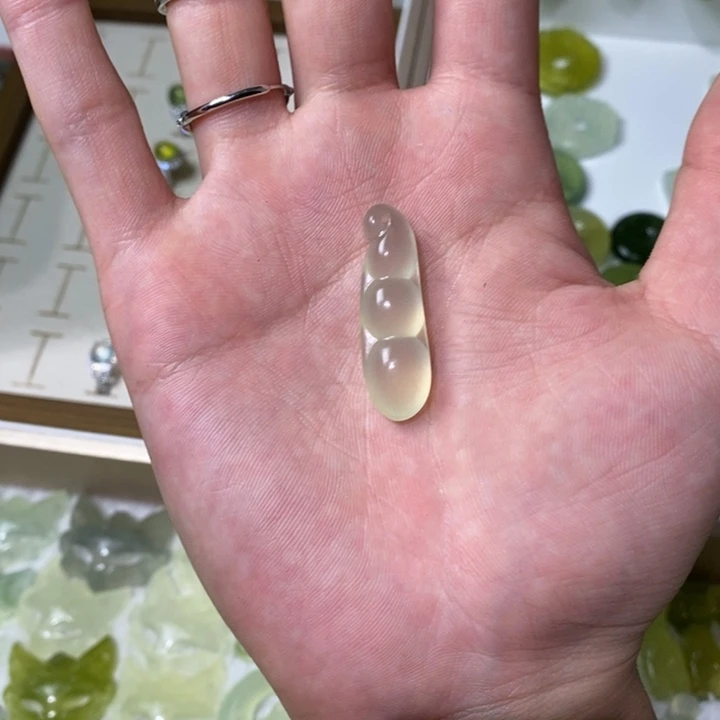 未镶嵌蛇纹石玉吊坠(不含链)