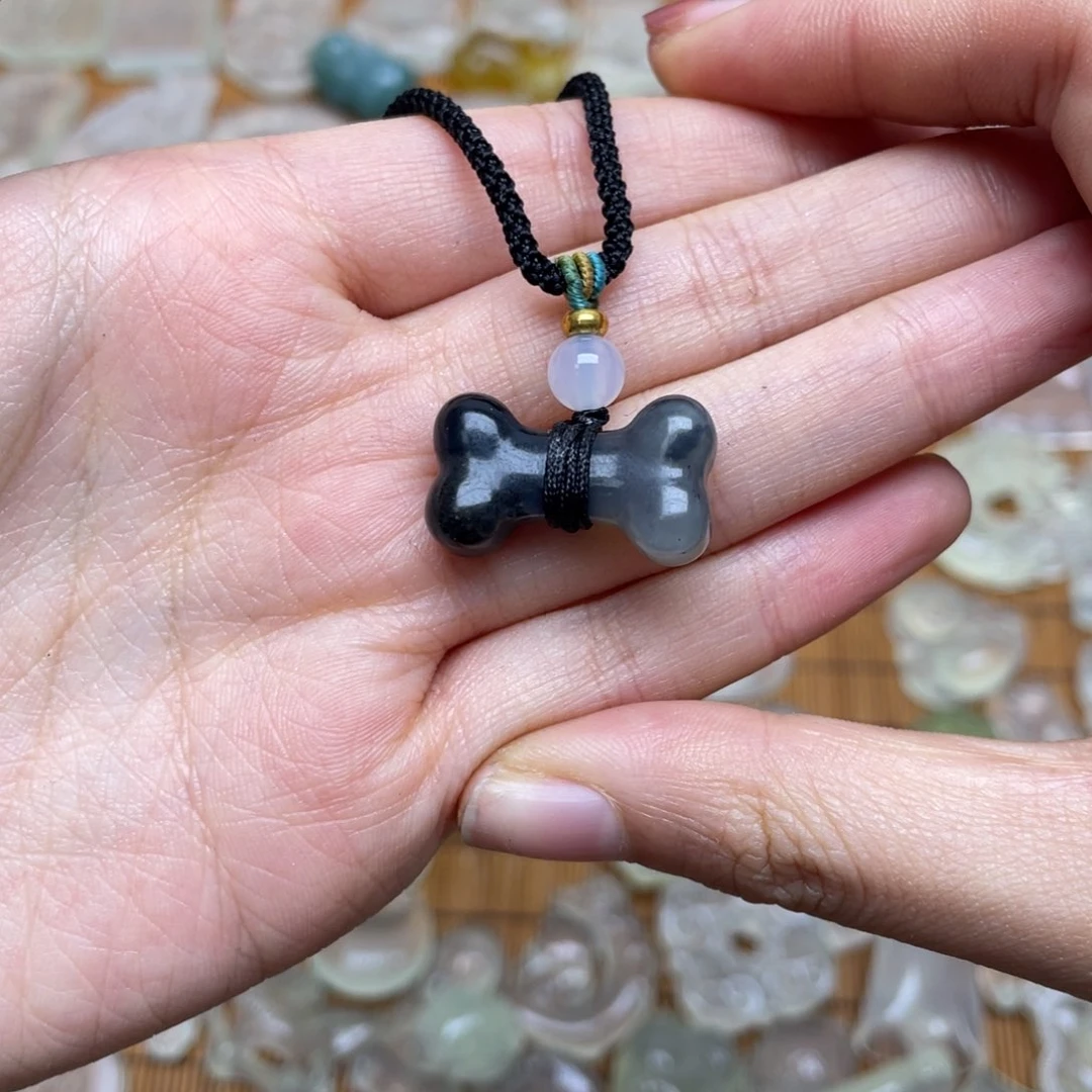 未镶嵌蛇纹石玉颈饰