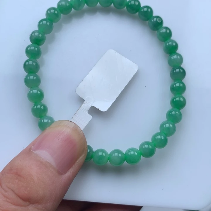 定制翡翠未镶嵌手串