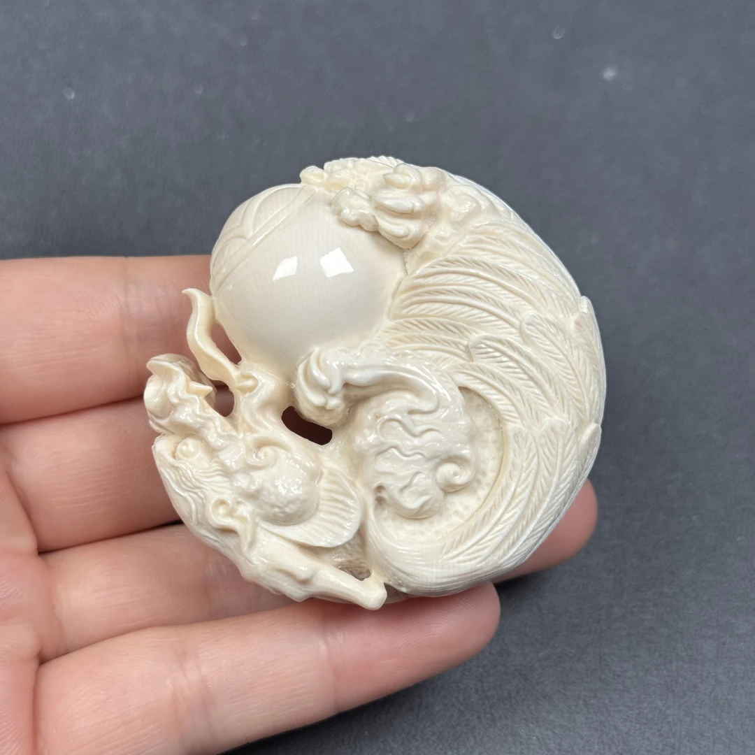 H1943天然猛犸牙 雕刻貔貅抱球牌53*24mm支持鉴定 假一罚四