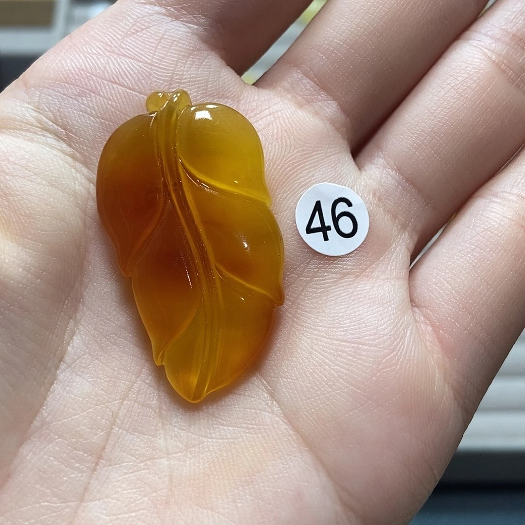 未镶嵌琥珀裸石天然琥珀蜜蜡吊坠