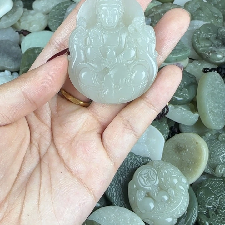 和田玉未镶嵌颈饰