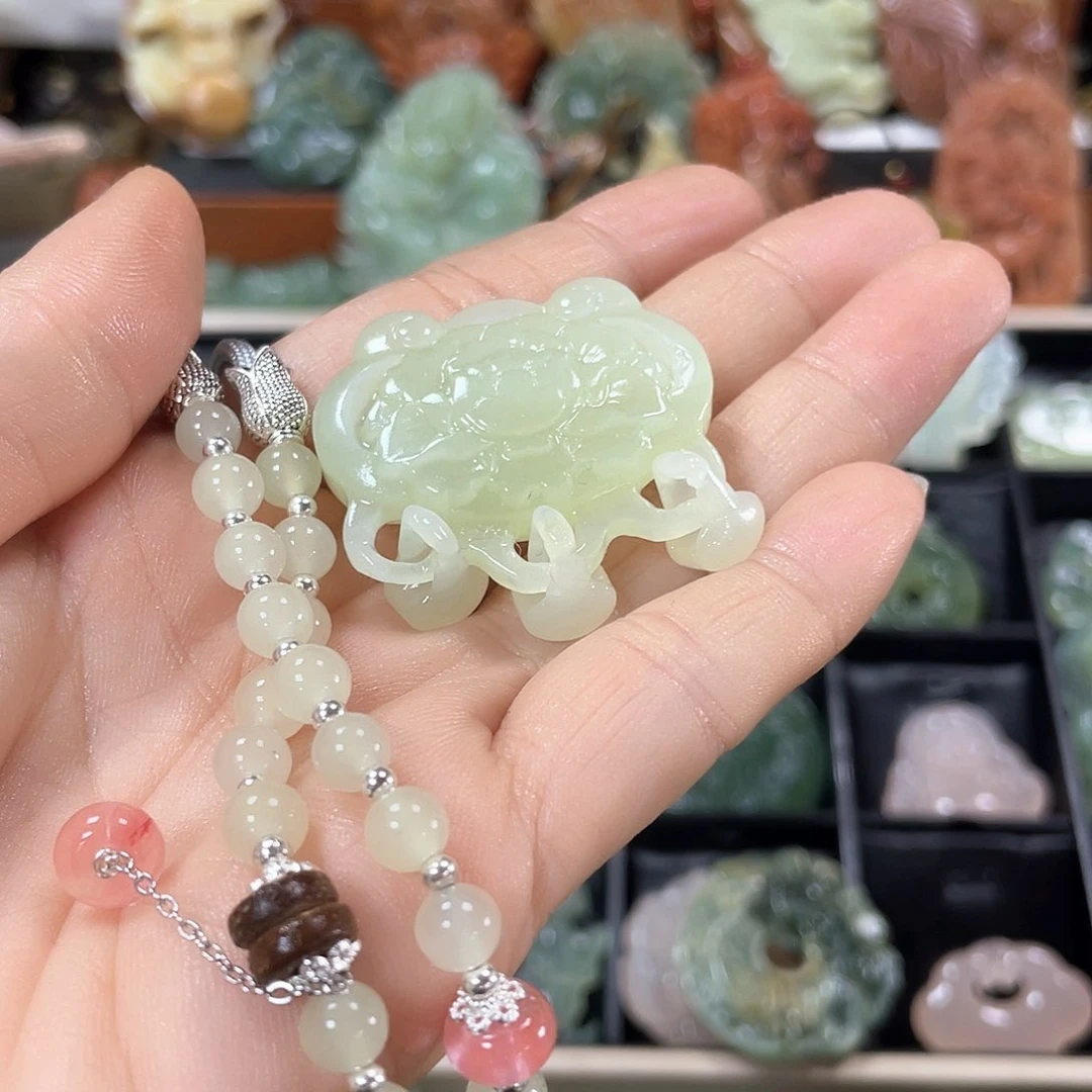 蛇纹石玉颈饰未镶嵌芳*