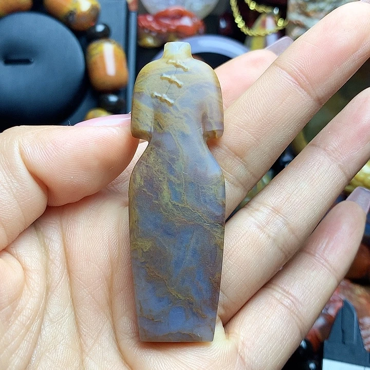 硅化玉未镶嵌吊坠(不含链)玉雕旗袍