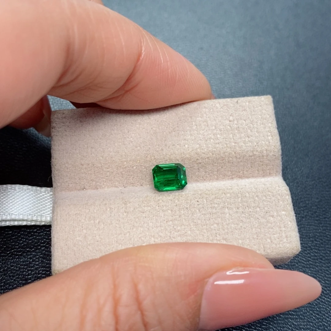 石榴石（沙弗莱）裸石未镶嵌1.18克拉卡扎尼