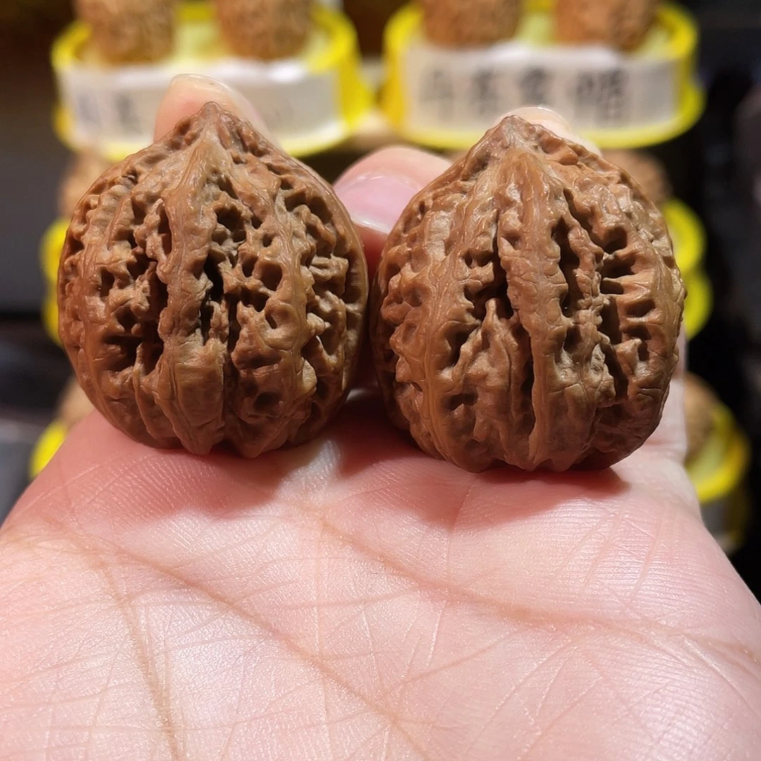 吊坠文玩核桃绣球