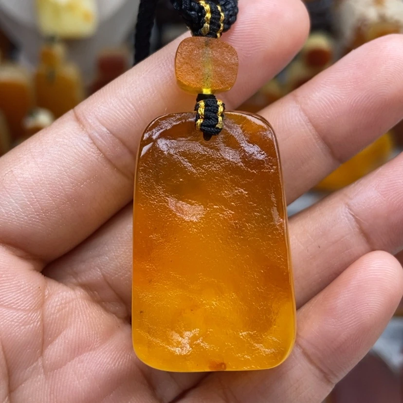 【闪购商品】琥珀颈饰未镶嵌