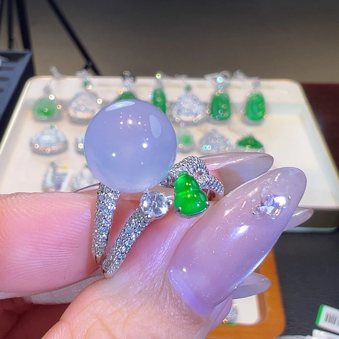 翡翠18K金镶嵌戒指