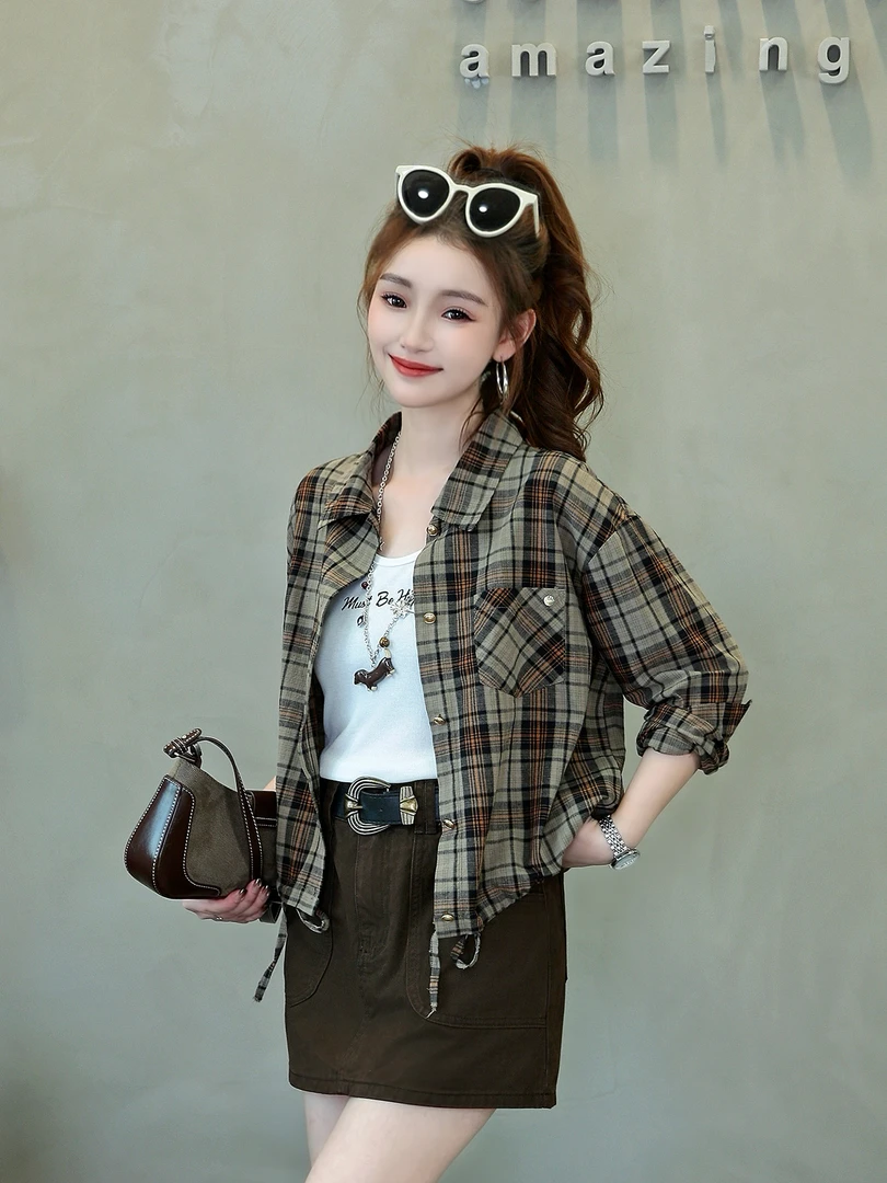 2025小个子秋季翻领短款长袖型格子衬衫休闲女装网红格子衬衫