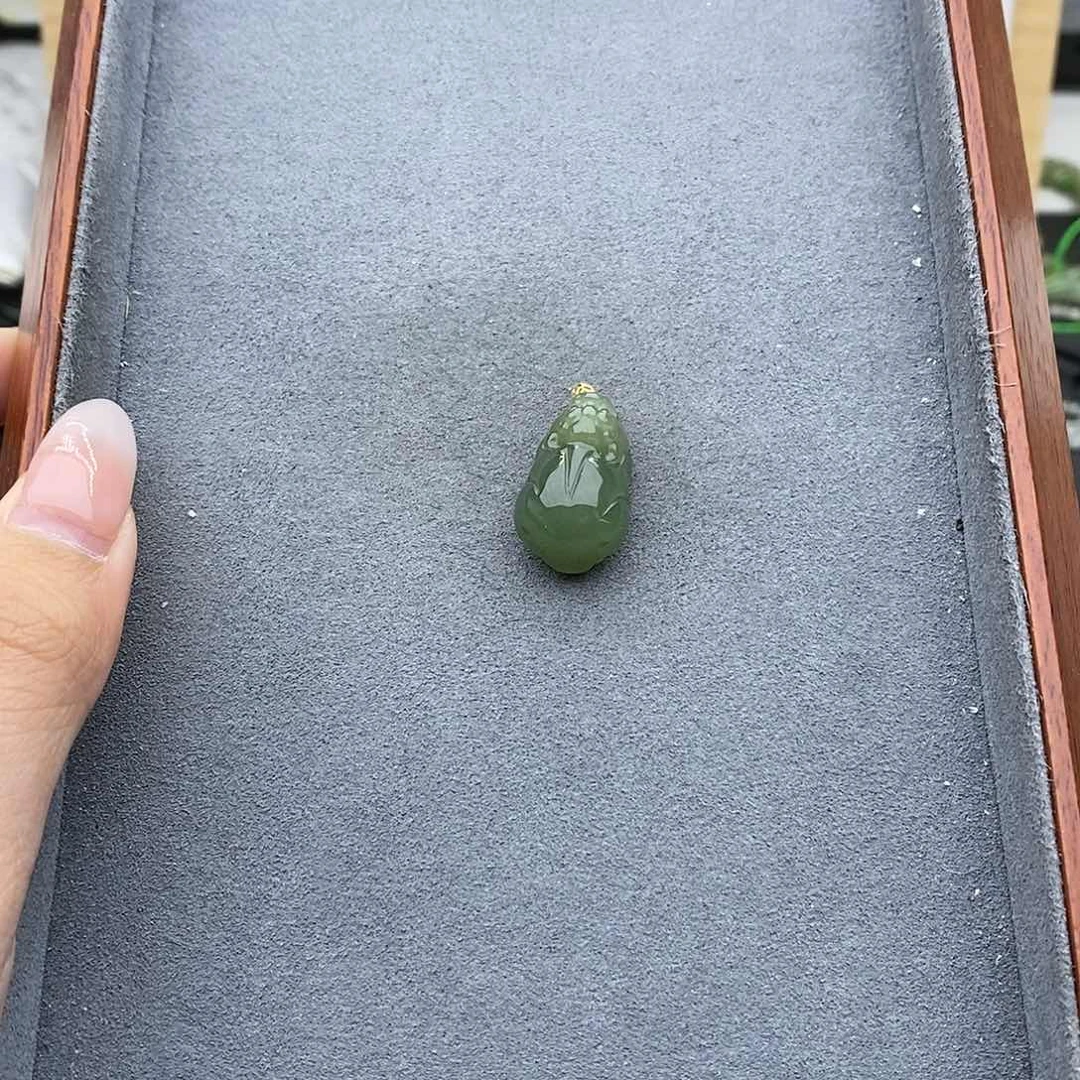 和田玉吊坠(不含链)18K金镶嵌