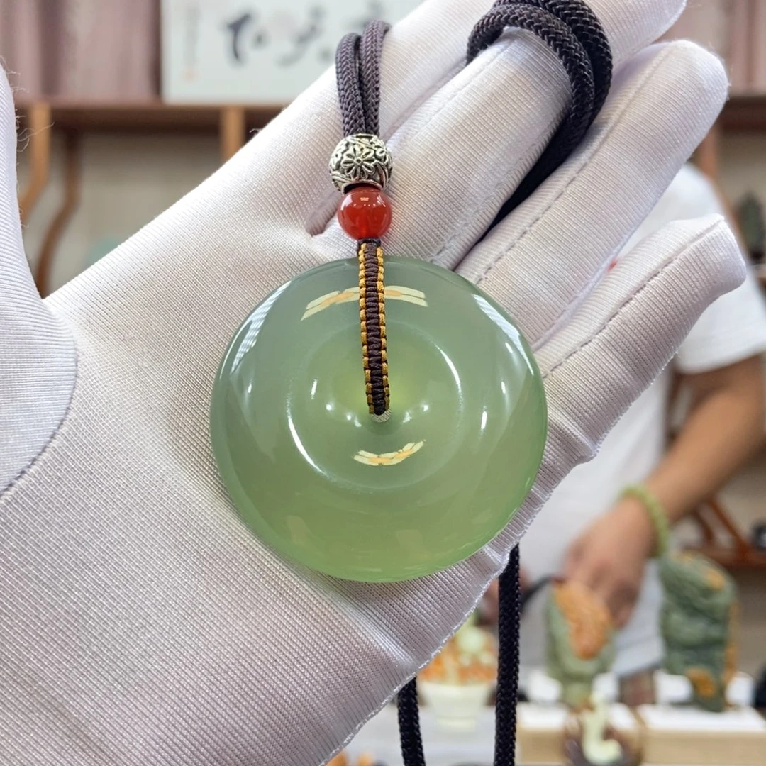 蛇纹石玉未镶嵌吊坠