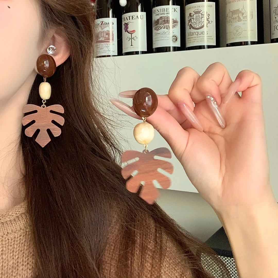 娟姨 铜合金木质耳饰 2025秋冬夸张个性复古森系木质树叶流苏耳环