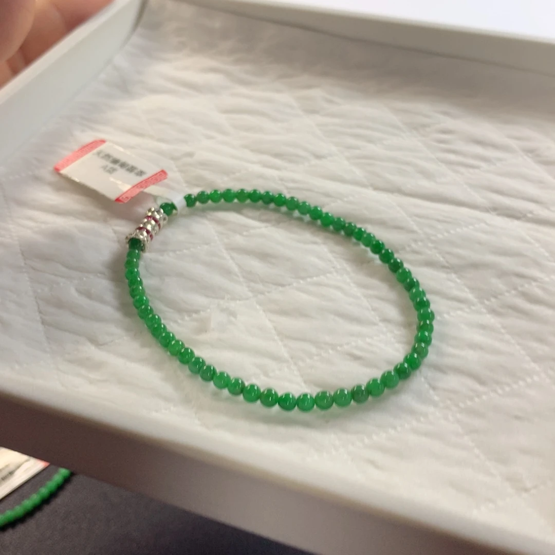 翡翠未镶嵌颈饰手串