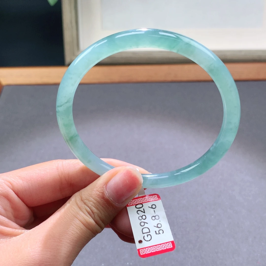 翡翠手镯未镶嵌天然翡翠手镯叮当镯