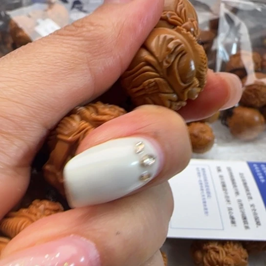用***8手串橄榄核橄榄雕工艺的