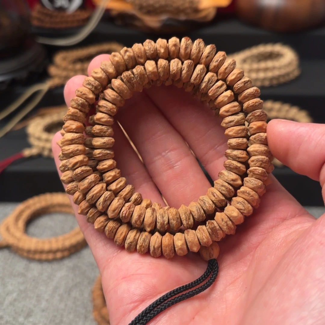 布***芬吊坠柏香籽/百香籽