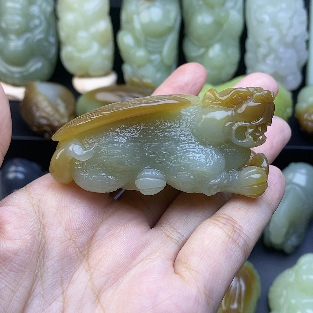 未镶嵌和田玉把件问**生