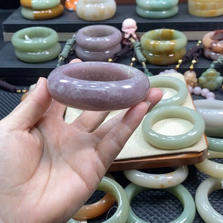 未镶嵌手镯石英岩玉心*