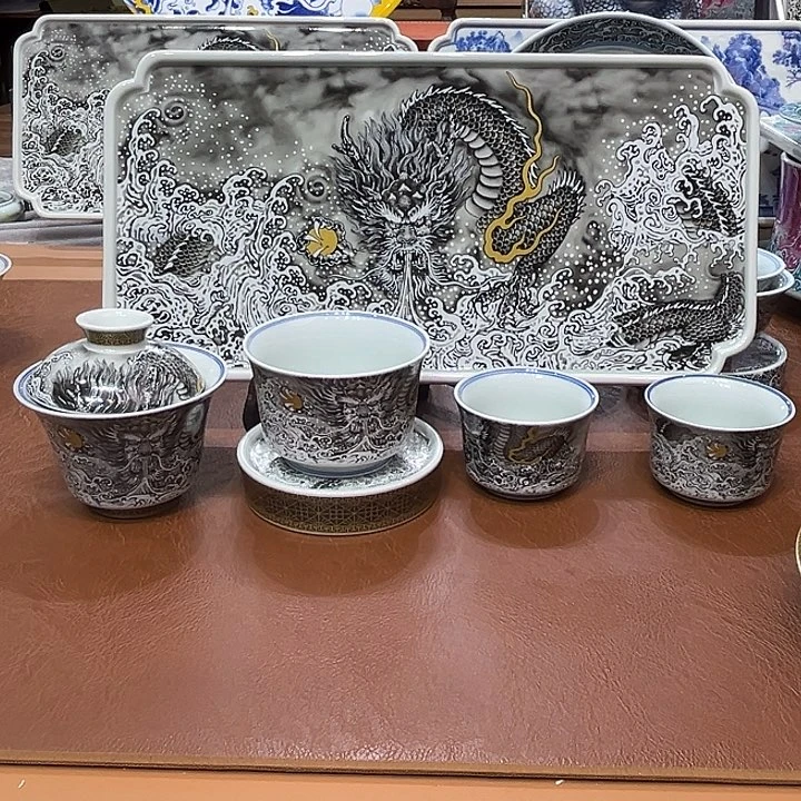 摆件景德镇陶瓷研究所工作的