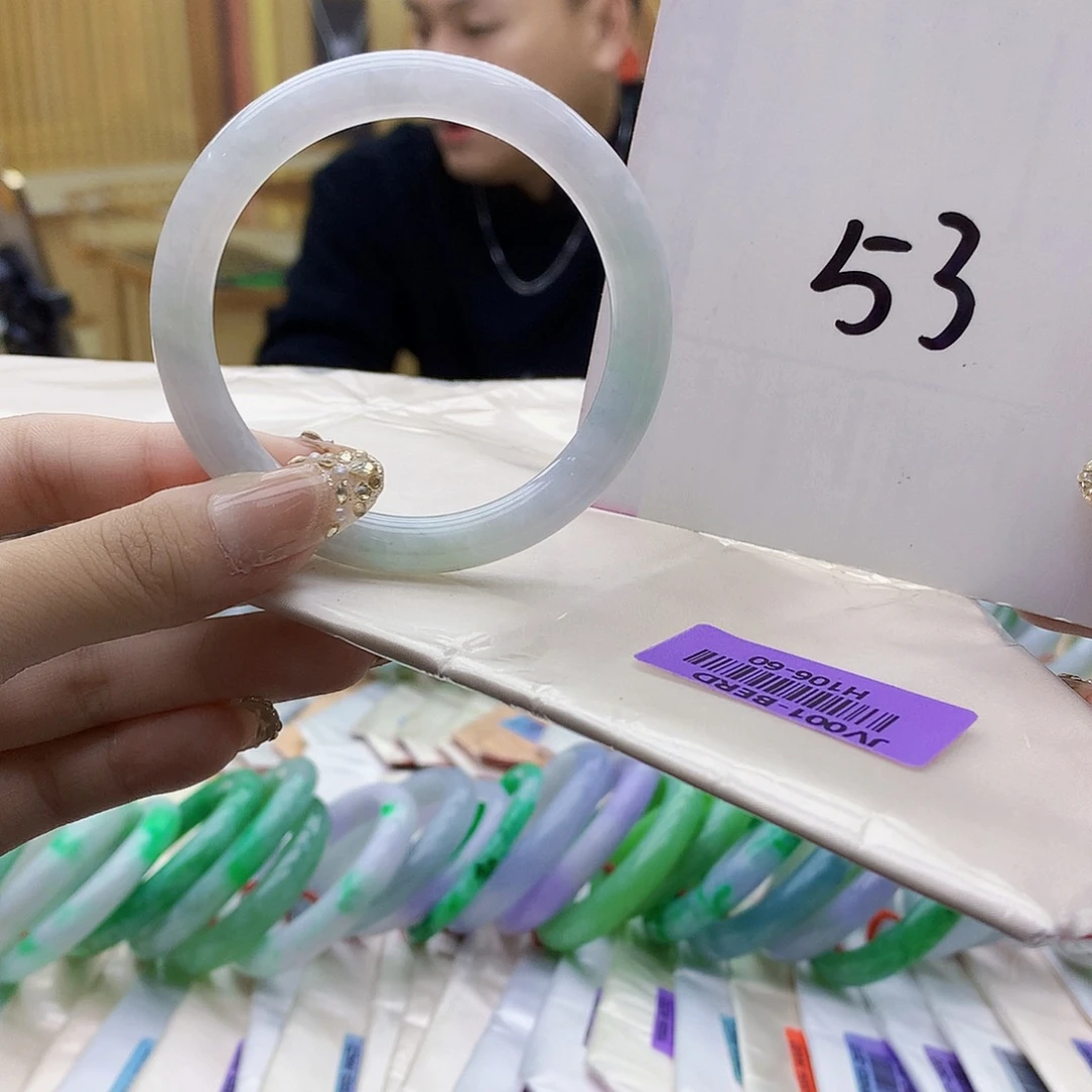 翡翠未镶嵌手镯北包包