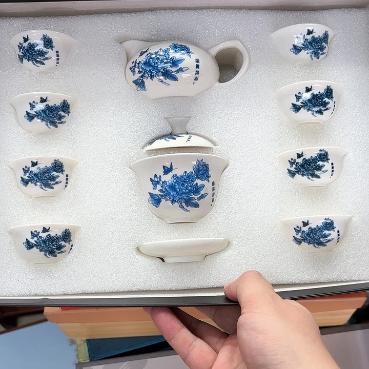 孤品茶具套装等。