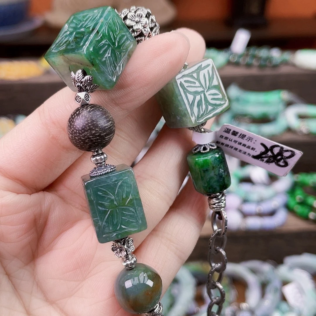 万***儿未镶嵌手链翡翠手链