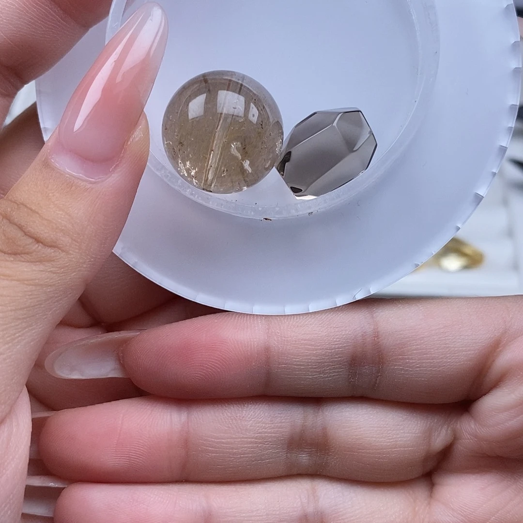 未镶嵌手链水晶差不多