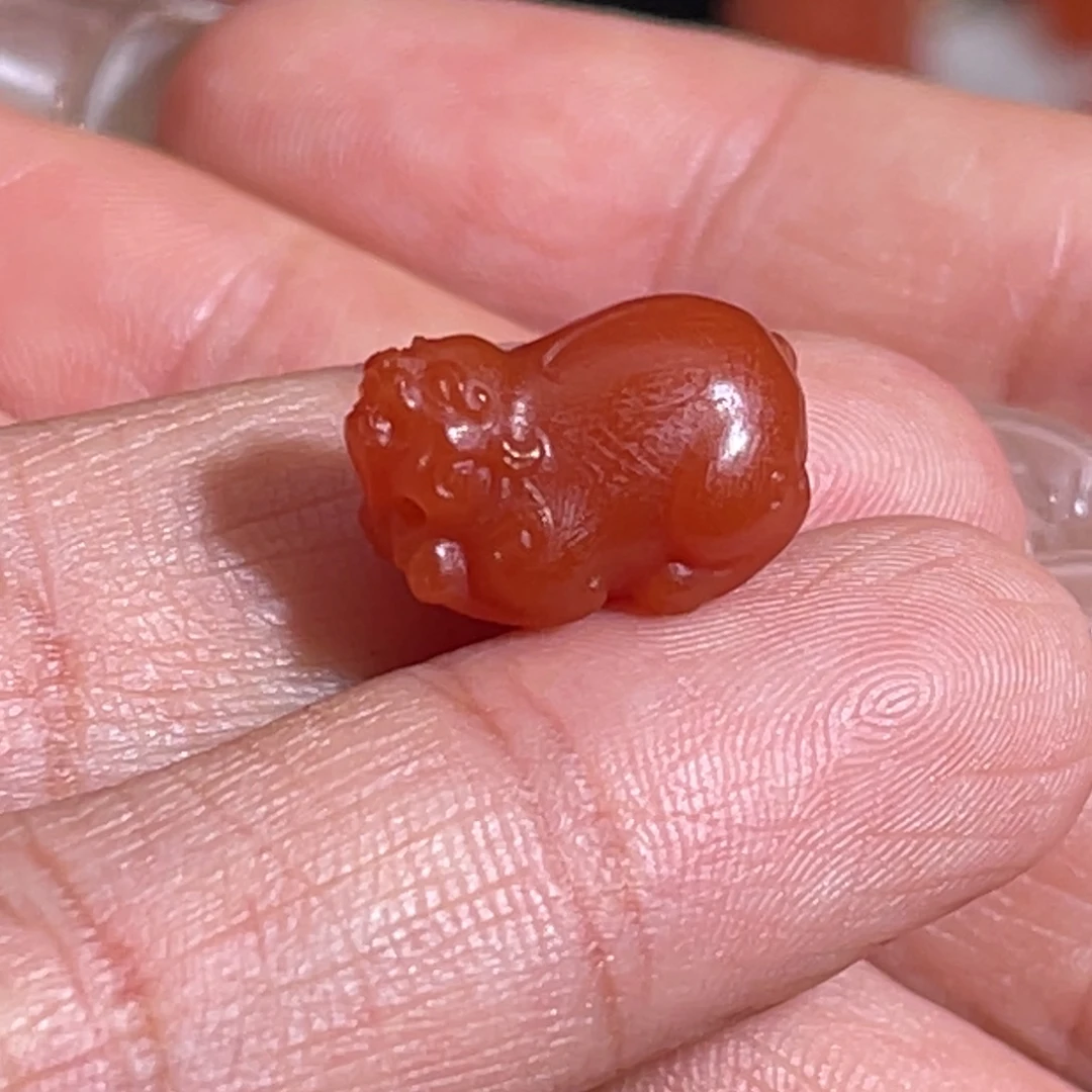 南红玛瑙未镶嵌大黑洞貔貅15^10*9.2不退换