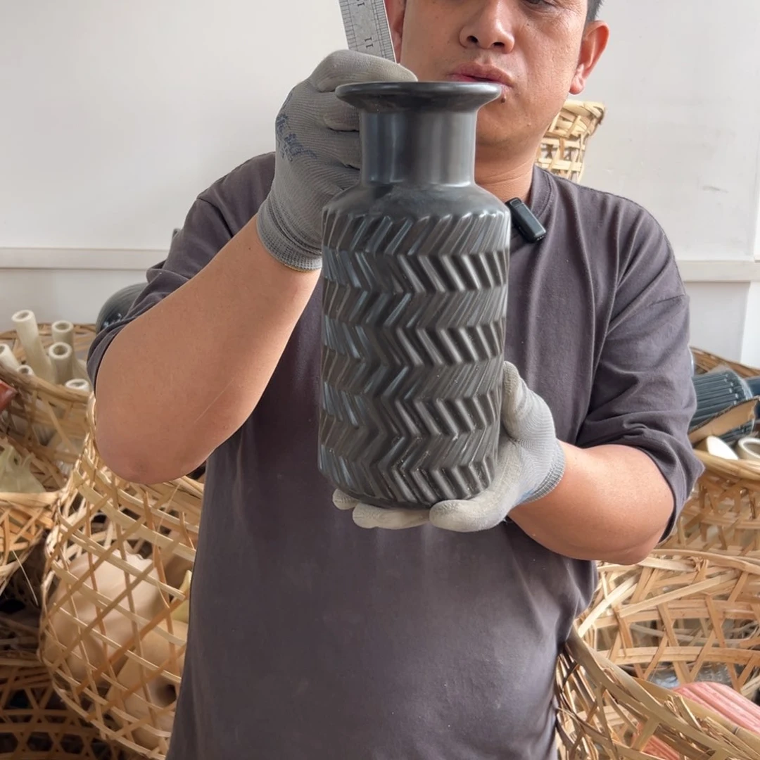 摆件95 号高中低温工艺瓶（部分微瑕）