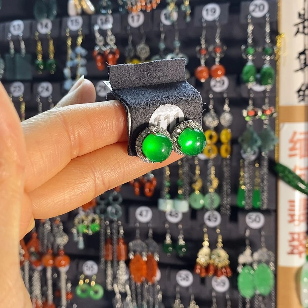 银S925镶嵌翡翠耳饰左边的111