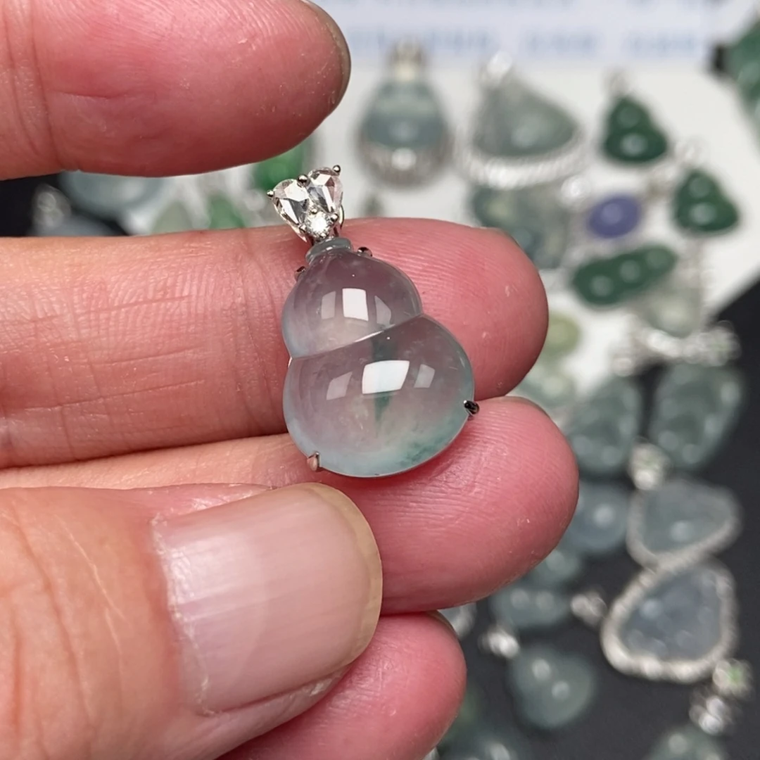 吊坠(不含链)18K金镶嵌翡翠葫芦