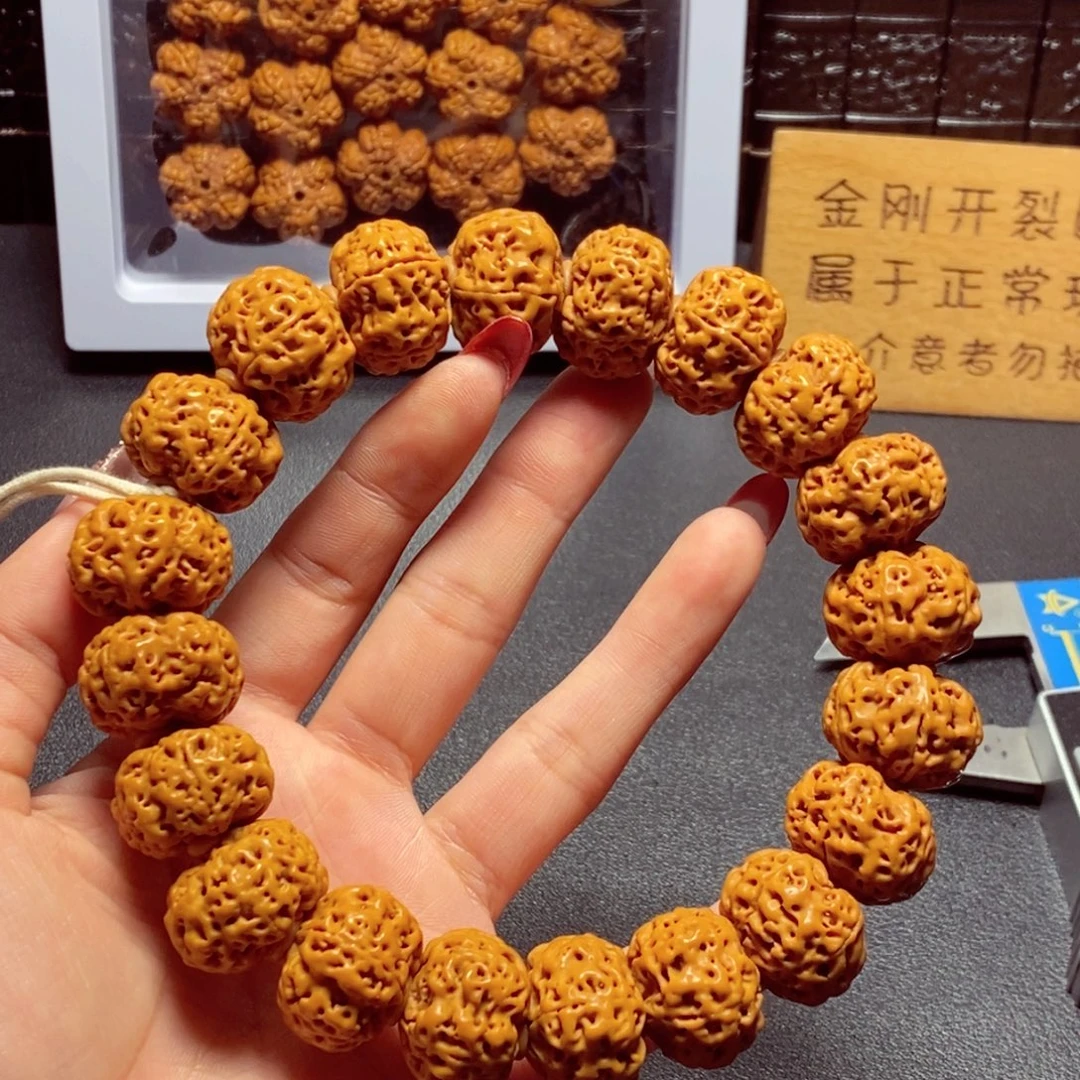 吊坠金刚菩提21尺寸夹板