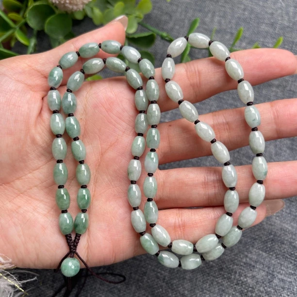 缅甸A货翡翠渐变款路路通绿飘花卡5×8mm编织款玉牌项链绳百搭