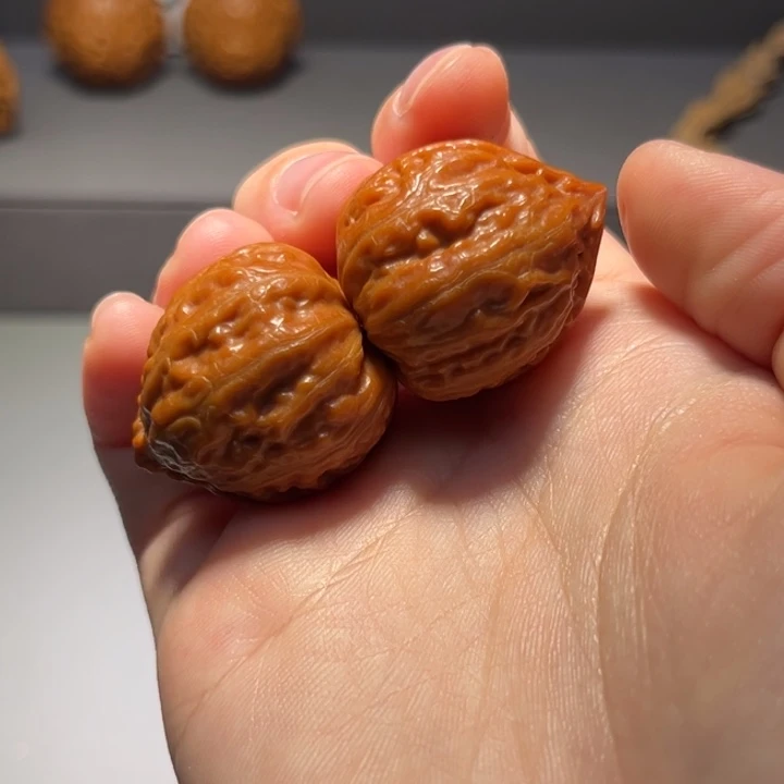 文玩核桃把件桃心390