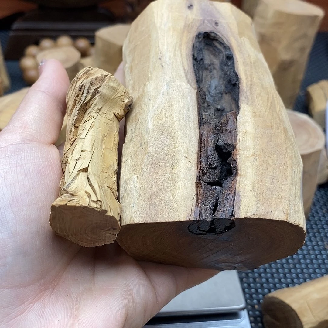 木G****r老山檀香木料木料2个木料