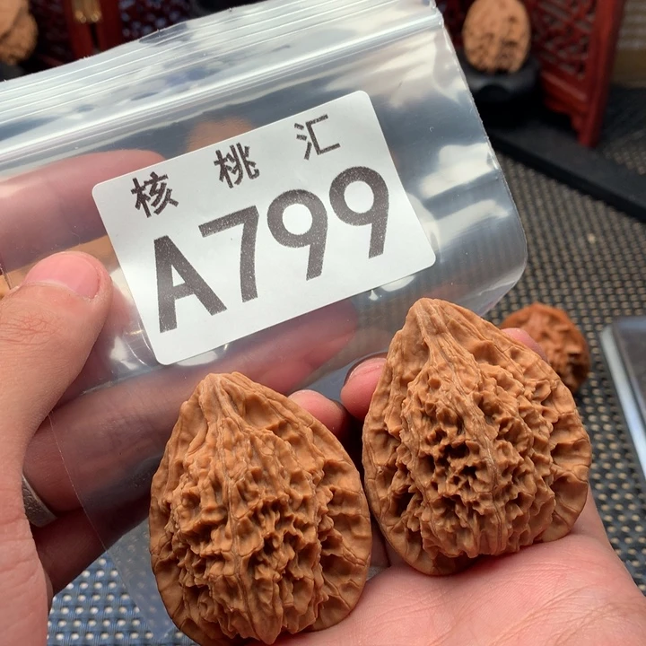 吊坠文玩核桃鸭嘴兽