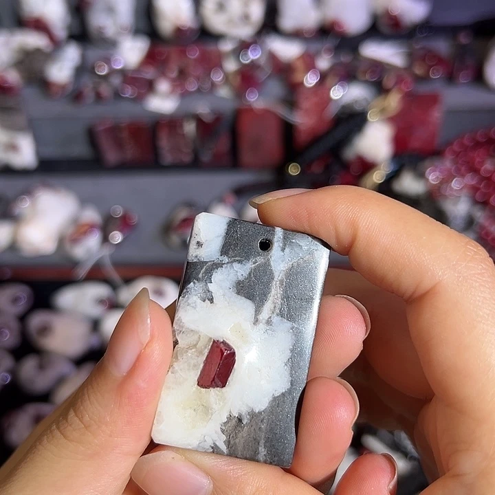 天然辰砂晶体无事牌1