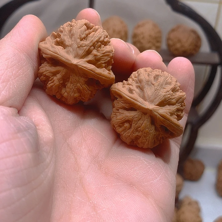 只***.文玩核桃吊坠34 凤凰台