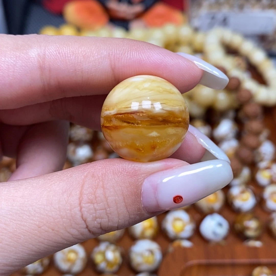 沁色蜜蜡未镶嵌圆珠