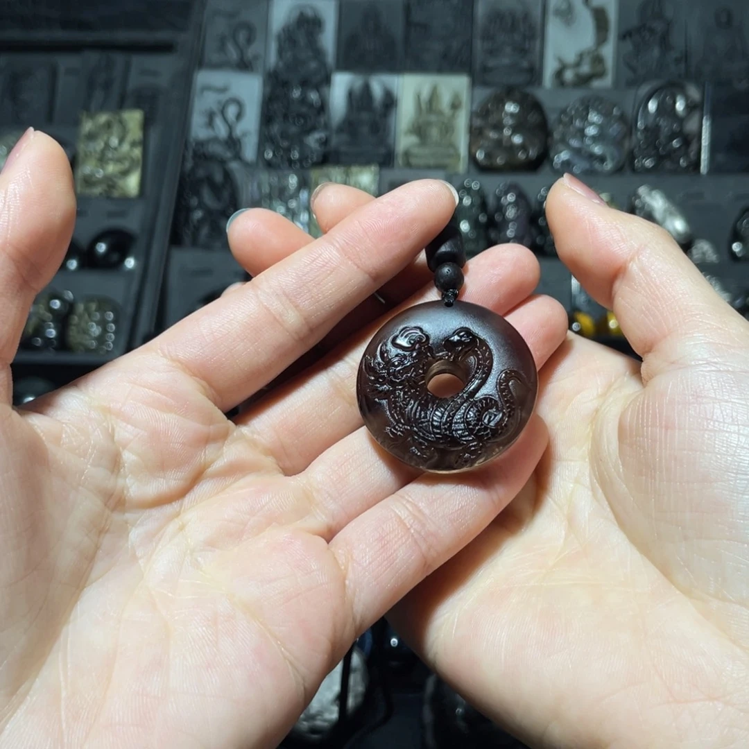 梨***园黑曜岩未镶嵌珠宝奇石