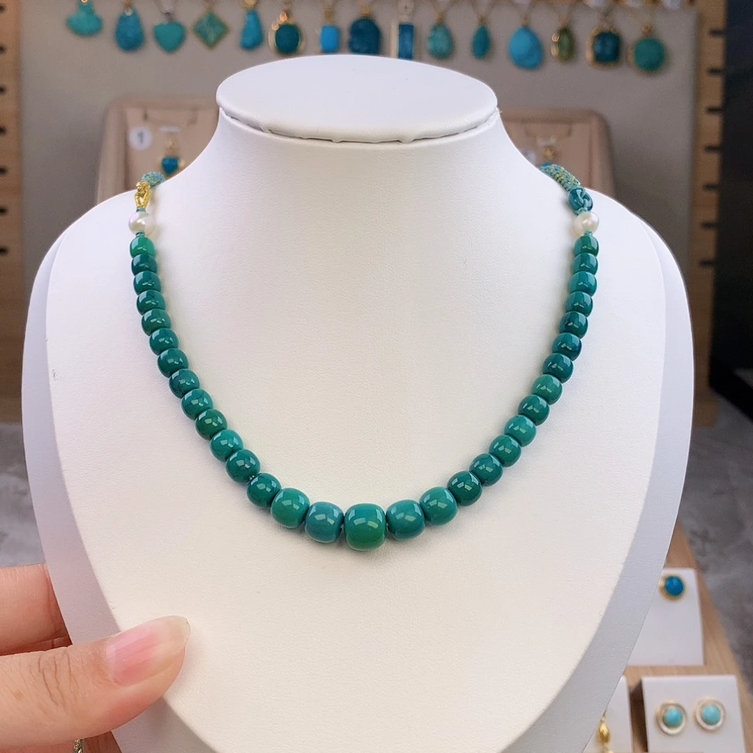 绿松石未镶嵌颈饰