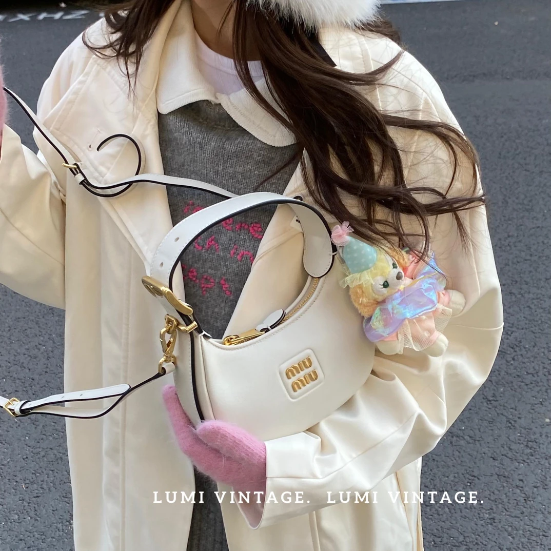95新 MIU MIU/缪缪 白色牛皮hobo斜挎包