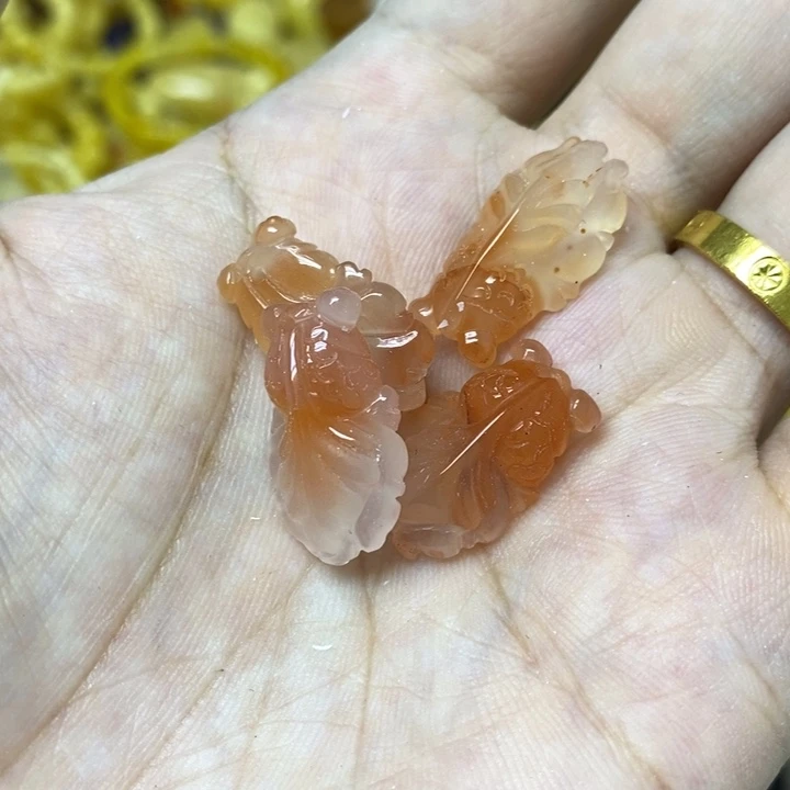 南红玛瑙未镶嵌吊坠多样性发货其一
