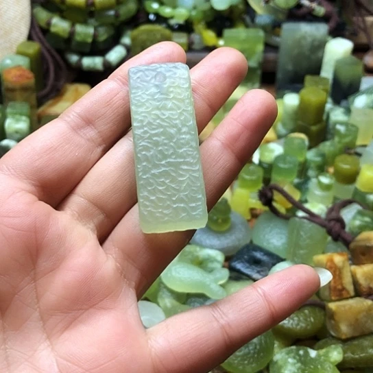 未镶嵌岫玉吊坠A****亲