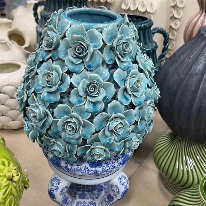 瓷片微瑕陶瓶。。。。。。。。。。。。